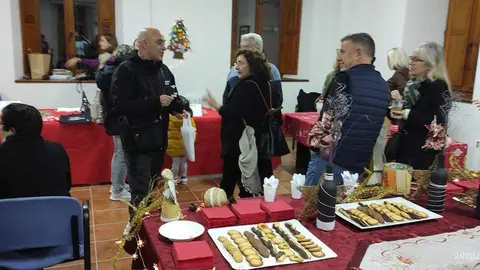 Sanzoles, tarde de mercadillo y café