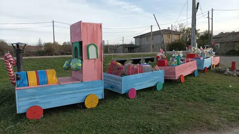 Tren de Navidad reciclado en Figueruela de Sayago. Fotografía: CEDIDA