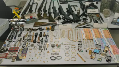 Material intervenido durante la operación de la Guardia Civil
