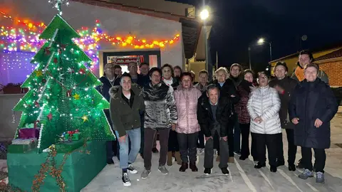 Un árbol íntegro de tapones reciclados en Videmala