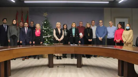 La delegada territorial, Leticia García, junto a los responsables de área del Servicio