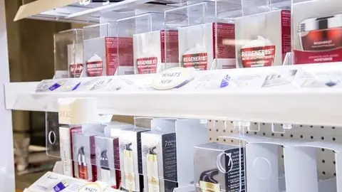 Sección de cosmética en un establecimiento comercial