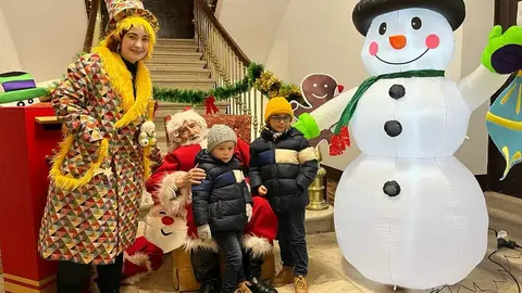 Papá Noel recibe a los más pequeños en el Ayuntamiento de Toro