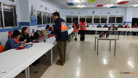Cena solidaria de Nochebuena ofrecida por Protección Civil