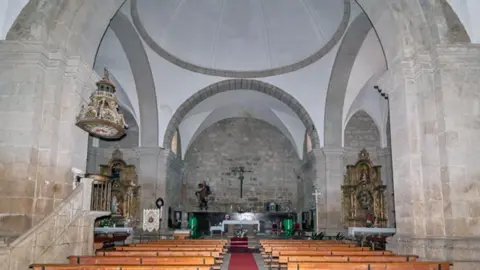 Iglesia de Nuestra Señora de la Asunción en Fermoselle. Imagen de archivo