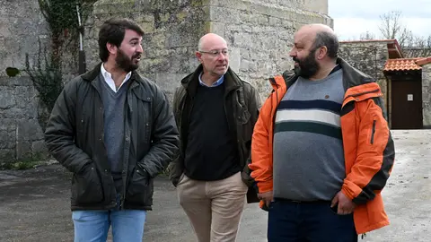 Juan García Gallardo en una visita a una explotación ganadera