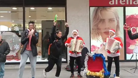 Las jugadoras del Zamarat y los rusos de Santa Clara