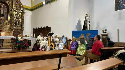 Celebración de los en los oficios de la tradicional Misa del Gallo en la parroquia de San Lázaro. Fotografía: Tercera Caída