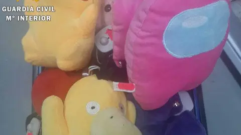 La Guardia Civil de Salamanca interviene más de 200 juguetes y otros productos navideños fraudulentos y peligrosos