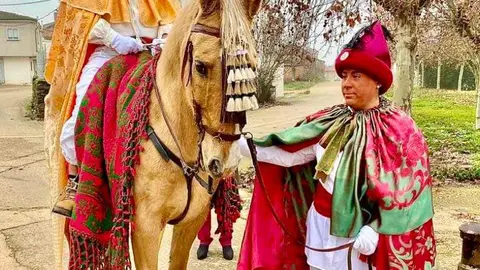 REPRESENTACIÓN AUTO REYES DE ANDAVÍAS EN 2023