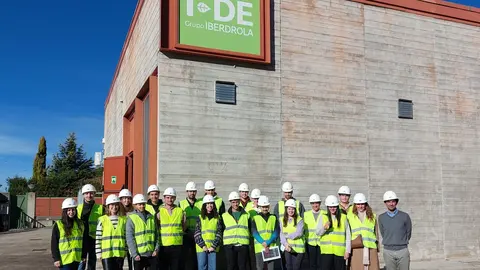 Alumnos ULE visitan la subestación de i-DE Eras de Renueva, León