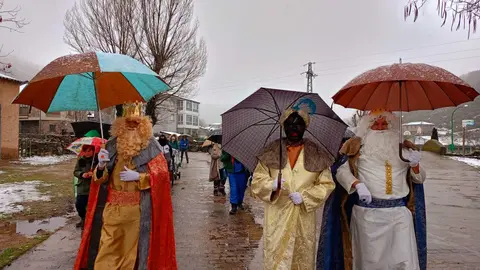 Los Reyes Magos durante su visita a Porto. Fotografía: Plataforma 102