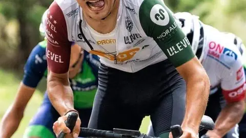 David Domínguez en pleno esfuerzo durante la Vuelta a Navarra