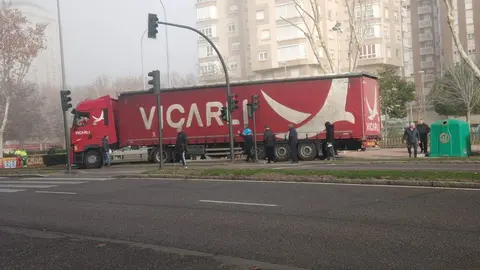 camión atascado en cardenal cisneros