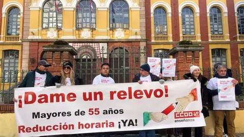 ccoo reclama una reducción de horas a los docecentes mayores de 55 años