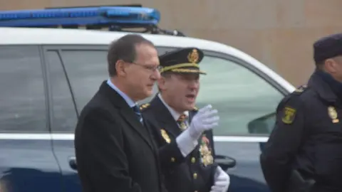 policia 200 aniversario (1)_tn