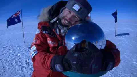 Albert Bosch - Expedición Sólo en la Antártida