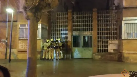 bomberos en Los Bloques de Zamora 
