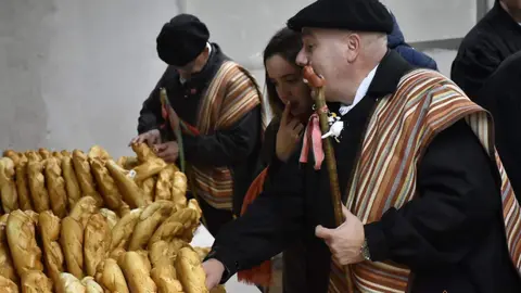 La Cofrad&iacute;a del cencerro anima las calles de Zamora por San Ant&oacute;n_6