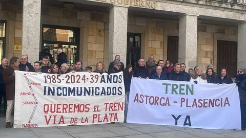 Concentración en Zamora por la reapertura del tren Ruta de la Plata
