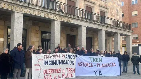 Concentración en Zamora por la reapertura del tren Ruta de la Plata_2