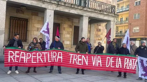 Concentración en Zamora por la reapertura del tren Ruta de la Plata_6