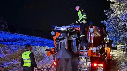 El efectivos del Cuarto Batallón de Intervención de la UME en la N122 de Soria ante el episodio de nevadas