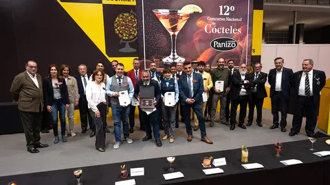 Jurado y finalistas concurso cócteles 2023