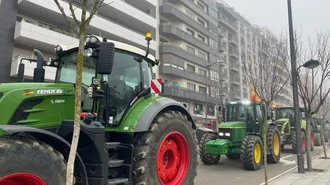 Los tractores salen a las calles de Zamora (11)