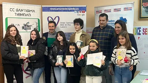 Donación y entrega de premios colegio Santísima Trinidad