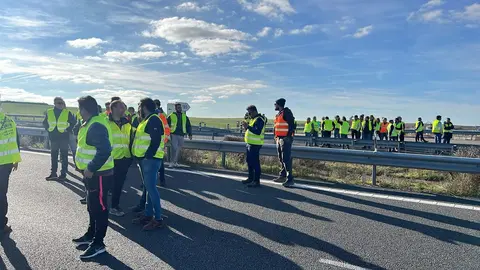 Autovía cortada en castrillo
