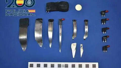 Herramientas utilizadas por el detenido para trucar las máquinas tragaperras
- POLICÍA NACIONAL