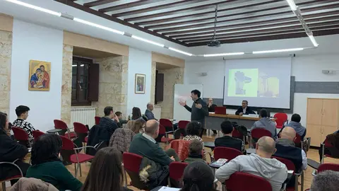 Jornada de convivencia y formación cofrade con los nuevos hermanos del Espíritu Santo. Fotografía: Hermandad Penitencial del Espíritu Santo