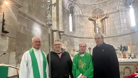 La Cofradía de la Santísima Resurrección restaura la cruz parroquial de la parroquia Santa María de la Horta_2