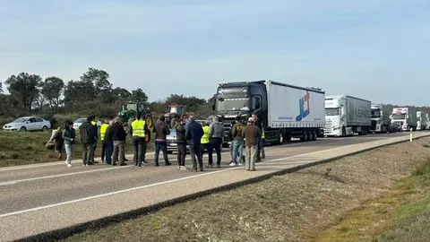 corte de agricultores en Fonfría 