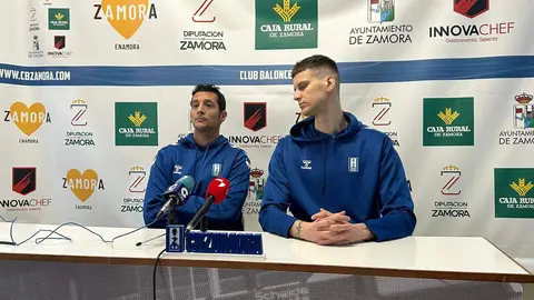 Saulo Hernández y Jonas Pautske en rueda de prensa