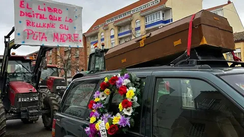 Tractorada con motivo de la manifestación del 9 de febrero