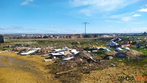 Escombreras en Zamora (2). imagen de archivo