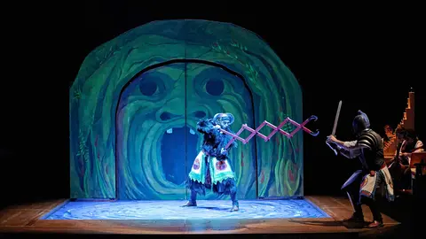 EL_CASTILLO_DE_LINDABRIDIS El Fauno lucha contra un caballero andante Foto Sergio Parra