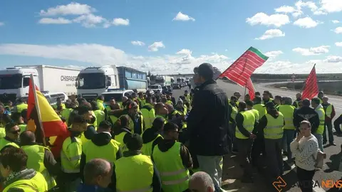 el sector primario corta la A6 