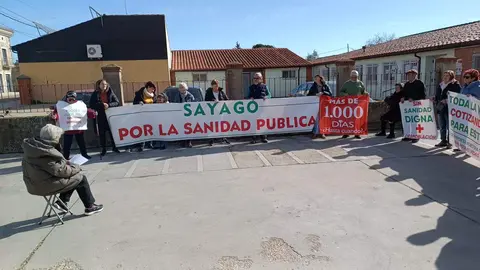 Concentración número 126 de la Plataforma en Defensa de la Sanidad Pública de Sayago. Fotografía: CEDIDA