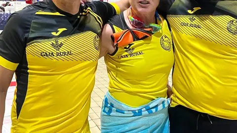 Sergio de Betancourt, Ana María Rodríguez y Césaar Tijero del Dragones Caja Rural durante la participación en el Campeonato de España Máster de piscina