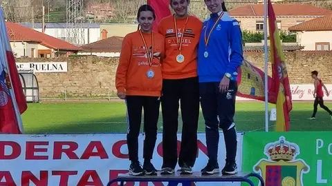 Lucía Maniega se cuelga el bronce en el Campeonato autonómico de fondo