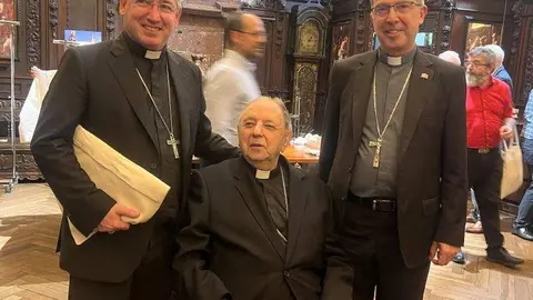 Mons. Uriarte, junto con los actuales obispos de San Sebastián y Zamora, diócesis en las que él ejerció su episcopado. Fotografía: Diócesis de Bilbao