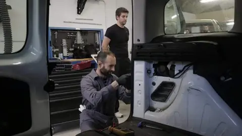 Iván Martín en su taller en El Cubo del Vino. Imagen cedida