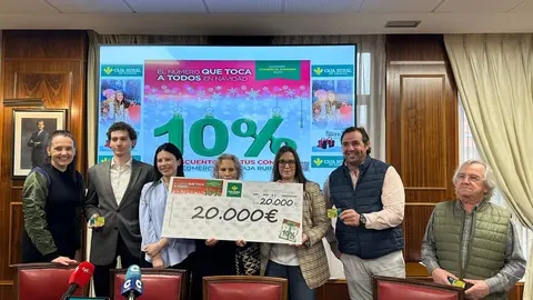 Entrega premios del sorteo de la campaña del comercio ‘Vuelve el 10’ y RRSS de Caja Rural