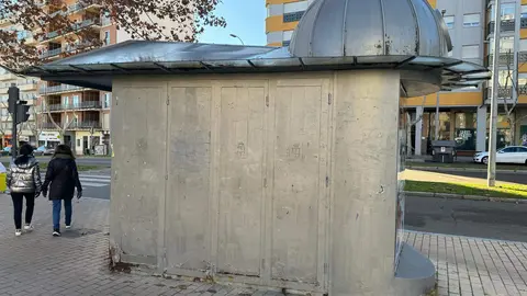 Kiosko en avenida Cardenal Cisneros