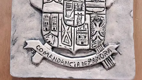 Entrega de placa al Ayuntamiento de Fuentesaúco