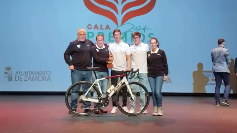 Zamora Enamora, mejor equipo en la Gala del Deporte de Zamora 2024 (2)