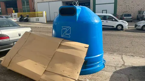 Contenedores cartón Polígono La Hiniesta